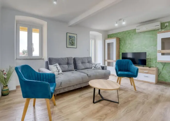 With Sea View شقة *